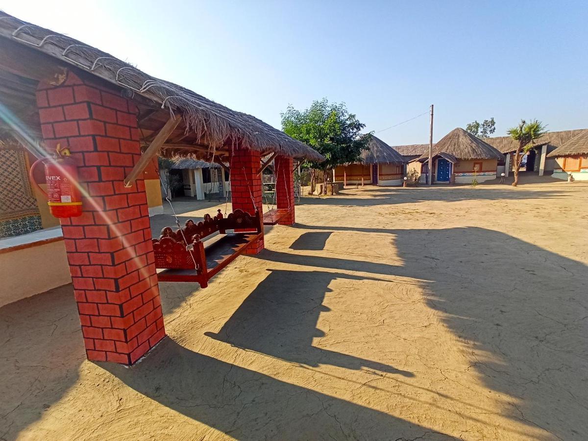 Kutir Craft Village Resort Bherandiāla Zewnętrze zdjęcie